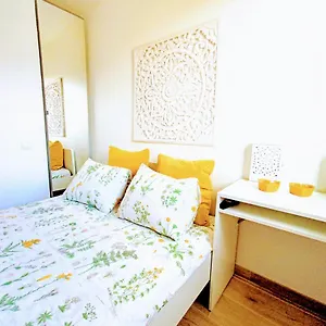 Private In Renovated - Tram 1 Min Walk Nizza